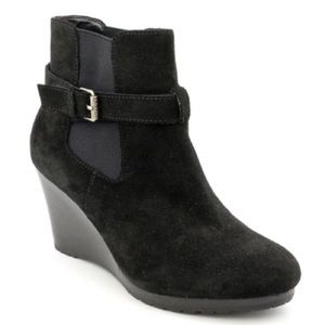 NWOT Ralph Lauren Yasline Booties